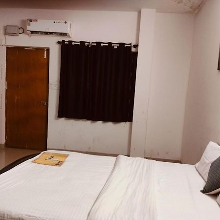 Hotel Explorer Калангут Екстер'єр фото