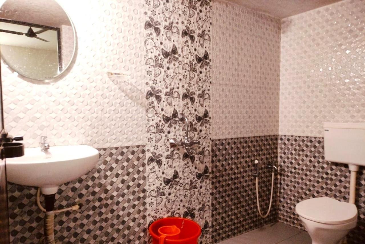 Hotel Explorer Калангут Екстер'єр фото